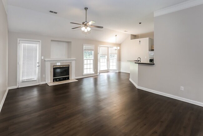 Foto del edificio - 11621 Long Forest Dr