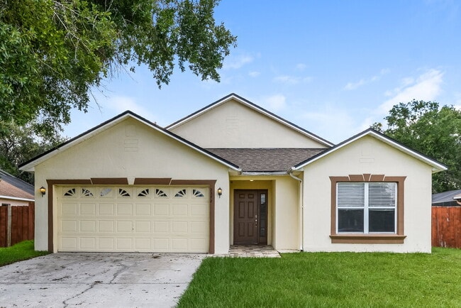 Building Photo - 2372 Queenswood Cir