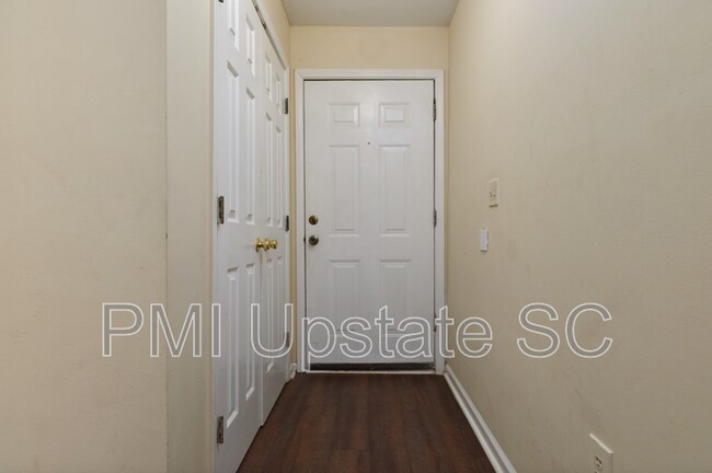 Foto del edificio - 111 Charlestowne Way