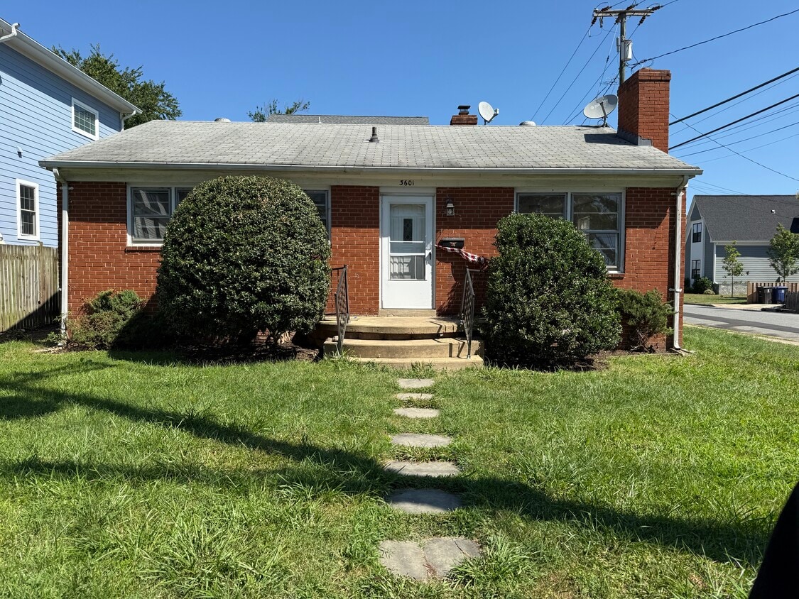 Primary Photo - 3601 17th St N