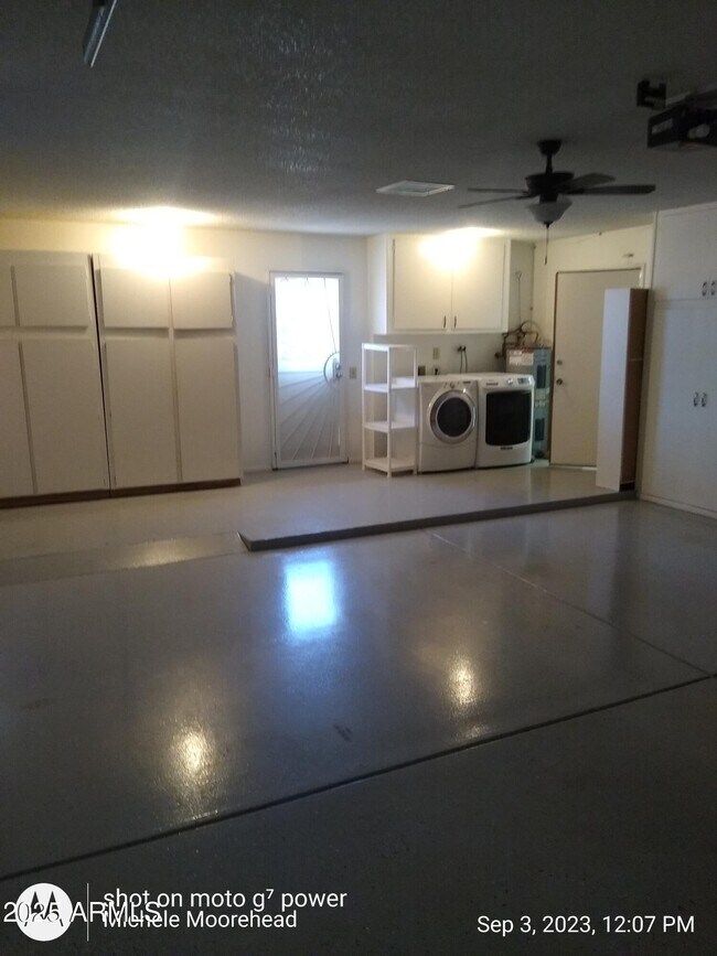 Foto del edificio - 10631 W Edgewood Dr