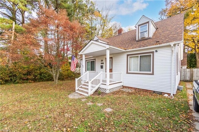 Building Photo - 3537 Buckingham St