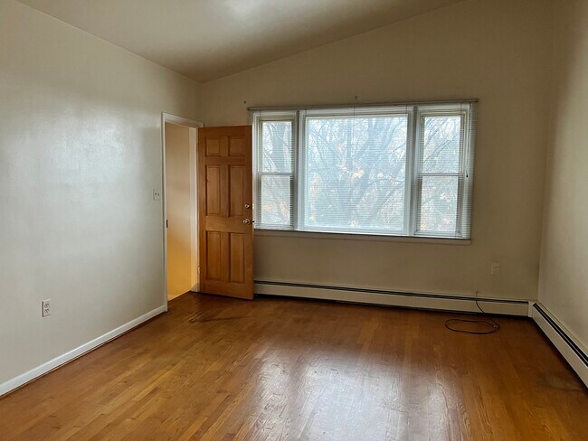 Building Photo - 6413-2 Ridgeview Ave