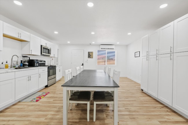 Foto del edificio - 2956 E Mobile Ln