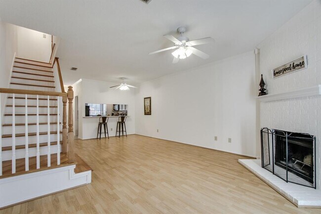 Building Photo - 238 Samuel Blvd