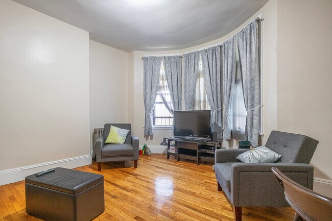 Foto del edificio - 872 Huntington Ave