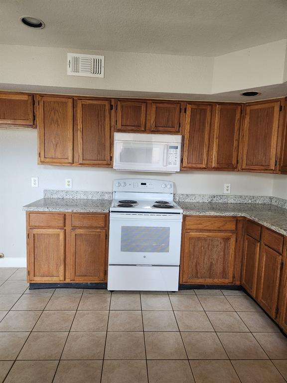 Building Photo - 3002 Gilmar Dr