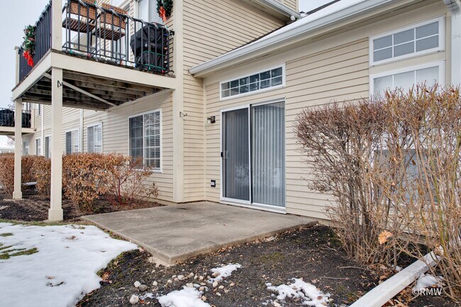 Foto del edificio - 460 Mayflower Ln