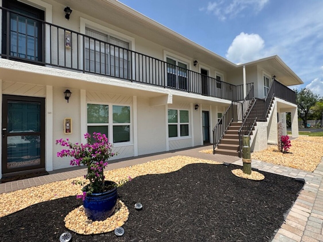 Foto principal - 2 bedroom 2 bathroom furnished seasonal re...