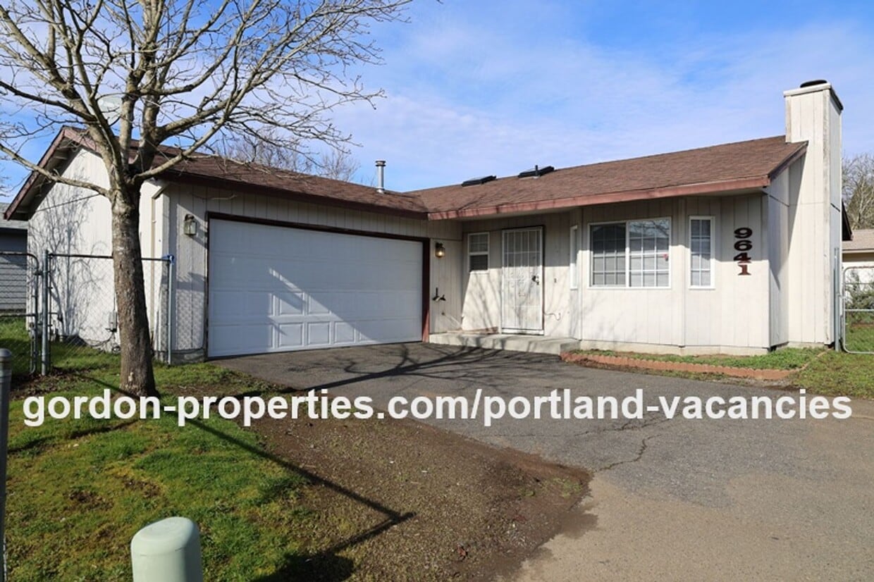 SE Schiller St - ranch style 3 bedroom home - SE Schiller St - ranch style 3 bedroom home