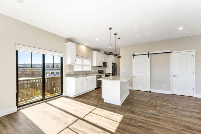 Building Photo - 203 Wallace Cir