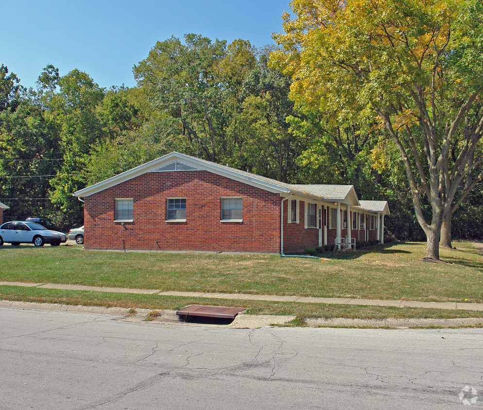 Building Photo - 400 E Blossom Hill Rd
