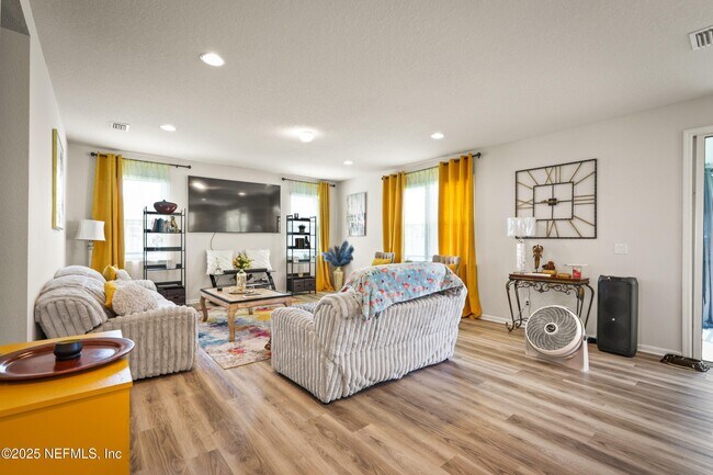 Building Photo - 12644 Lake Taylor Ln