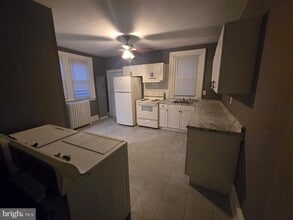 Building Photo - 5044 N Sydenham St