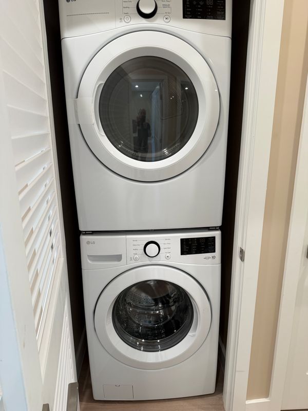 Foto del edificio - 1072 N Vinedo Ave