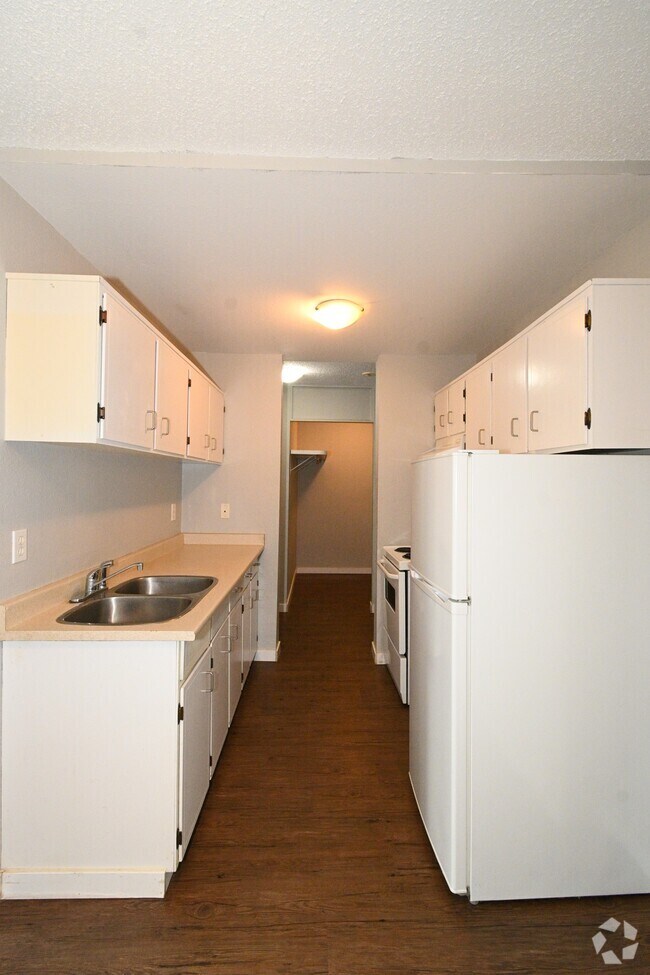 Building Photo - 4280 Quentin Ave