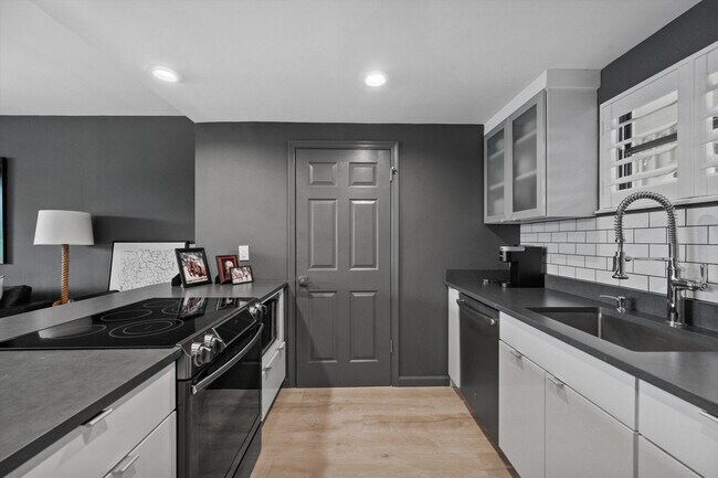 Foto del edificio - 11842 Pebblewood Dr