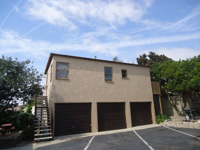 Building Photo - 616 S Pacific Coast Hwy
