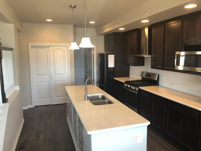 Foto del edificio - Newer 5bdrm + Office in D20 North Fork Wit...