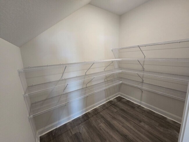 Foto del edificio - 505 N Halifax Ct