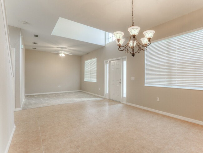 Building Photo - 9026 Beacon Manor Terrace