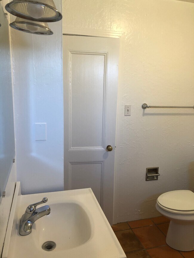 Foto del edificio - 402 Dufour St