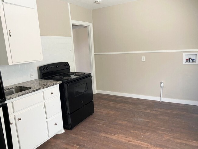 Building Photo - 2020 35th St