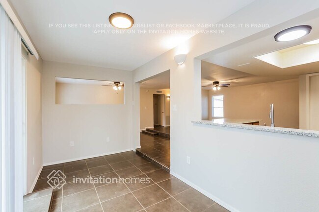 Foto del edificio - 6037 N 71st Ln
