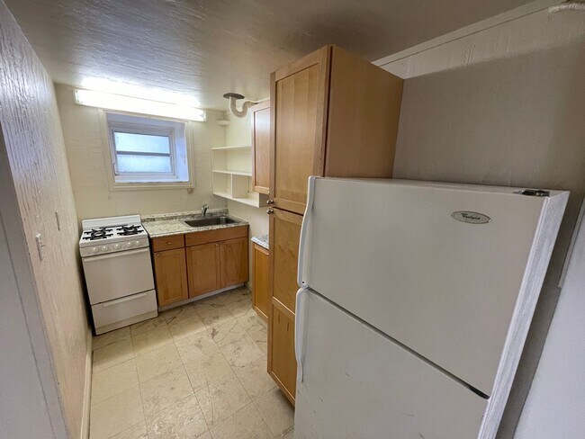 Foto del edificio - Ohana Kewalo basement Studio for rent