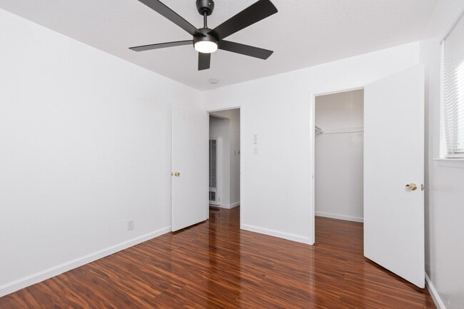 Living room 1 bed 1 bath - 1213 V St