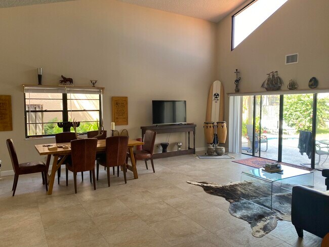 Building Photo - 2579 La Lique Cir