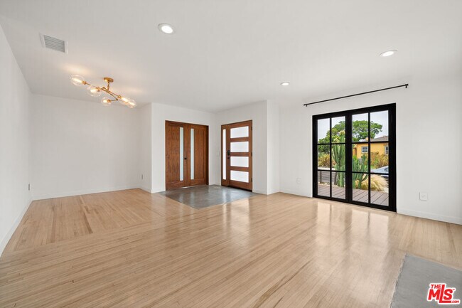 Foto del edificio - 6116 W 85th Pl