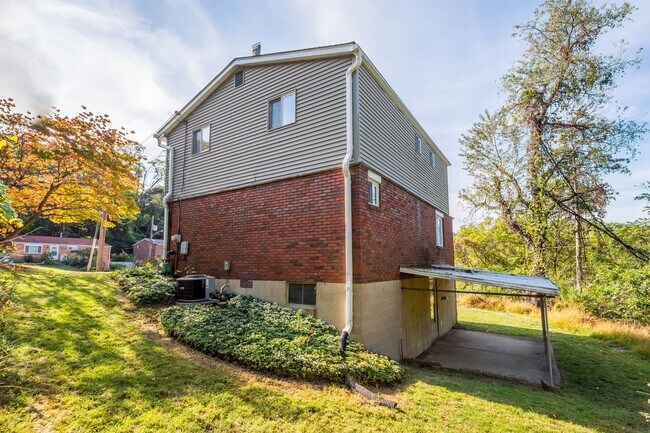 Foto del edificio - AVAILABLE NOW – Move In Today! NEWLY RENOV...