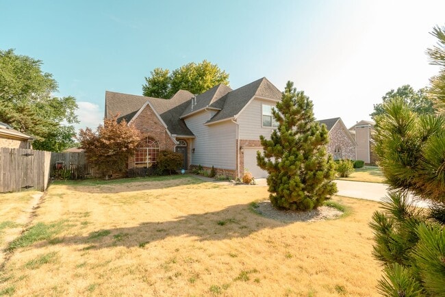 Building Photo - 4 Bed | 3 Bath in South Tulsa!