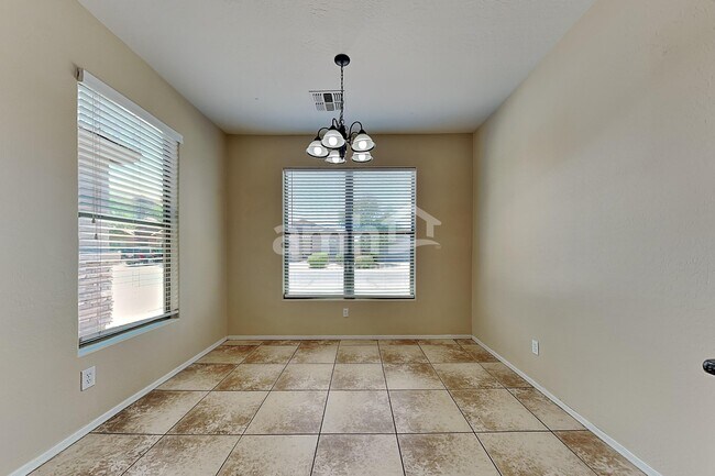 Foto del edificio - 4320 W Burgess Ln
