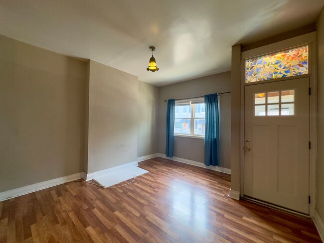 Foto del edificio - Two Bedroom Remington Townhome