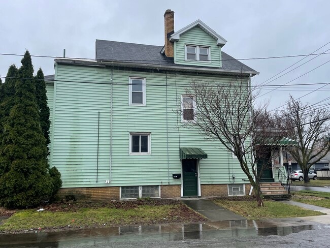 Building Photo - 324 Glide St