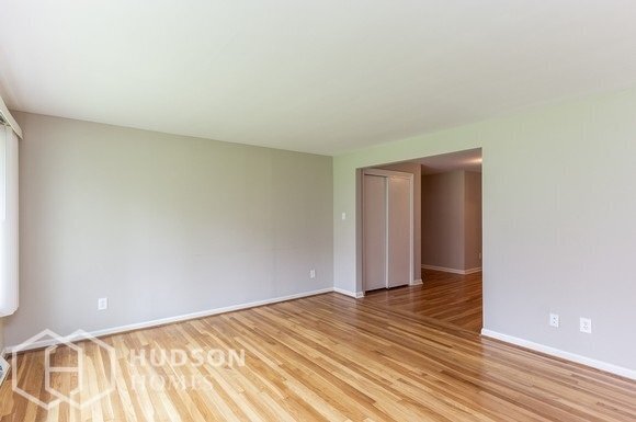 Foto del edificio - 1466 Locust Lake Rd