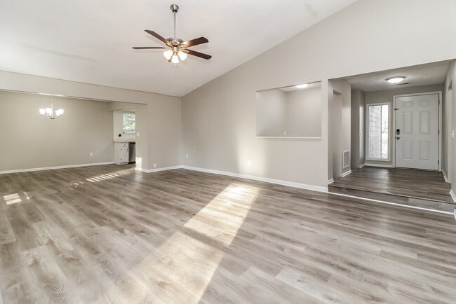 Building Photo - 4795 Jamerson Forest Cir