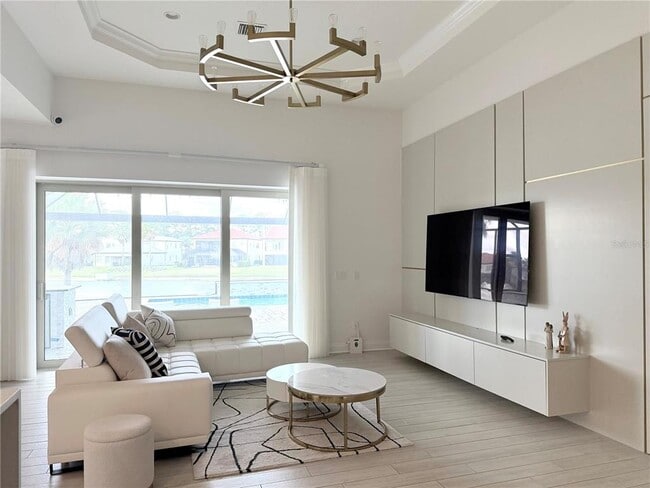 Foto del edificio - 10799 Royal Cypress Way