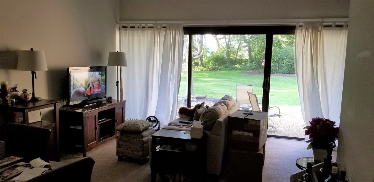 Sala de estar - 16 Pine Orchard Rd