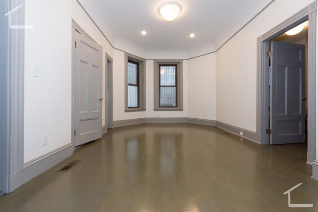 Building Photo - 13 Belvidere St