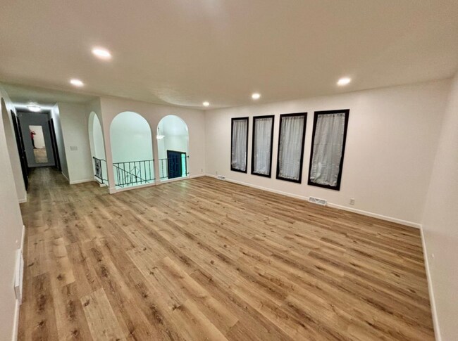 Foto del edificio - 14112 Pine St