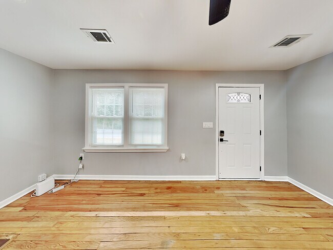 Foto del edificio - 1770 Springview Rd NW