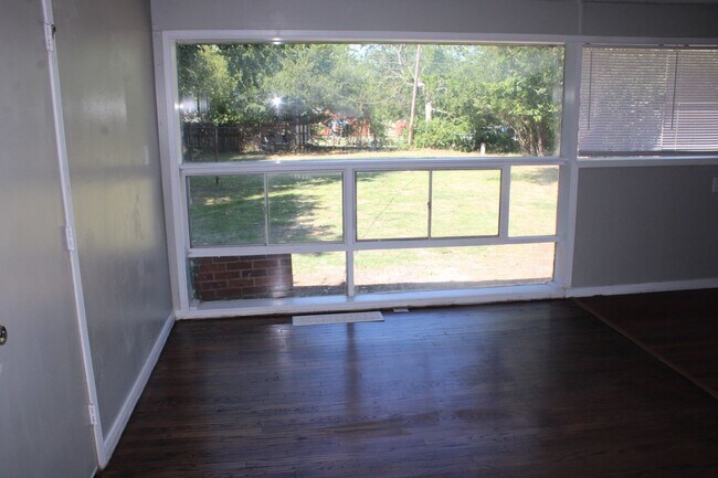 Building Photo - In the Heart of Midwest City *PROMO FIRST FULL MONTH FREE!!