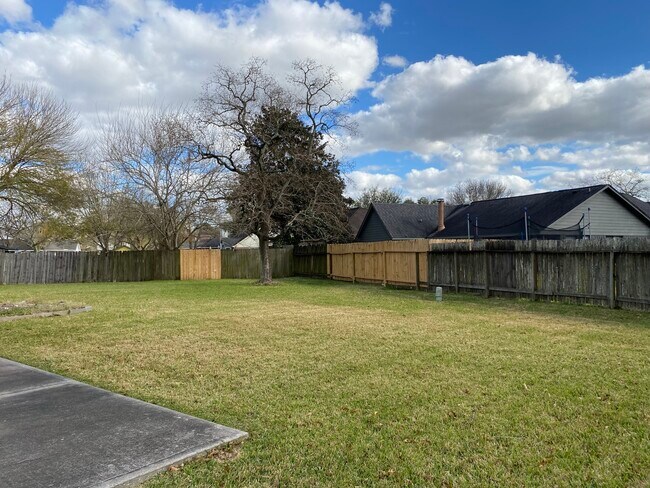 Photo - 2606 S Belgravia Dr (Pearland, TX) House