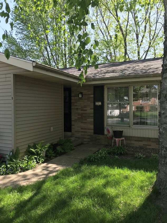 Primary Photo - 2306 Carlisle Dr
