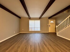 Building Photo - 3208 Briar Ct