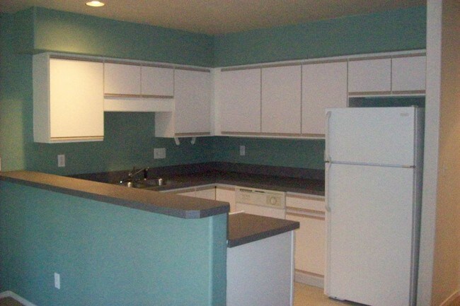 Building Photo - 1743 SW Knoll