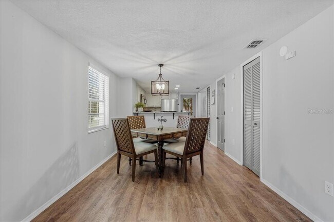 Building Photo - 2120 Fletchers Point Cir